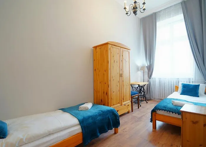 Everysky - Plac Ratuszowy 51 *