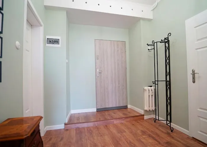 Everysky - Plac Ratuszowy 51 옐레니아구라